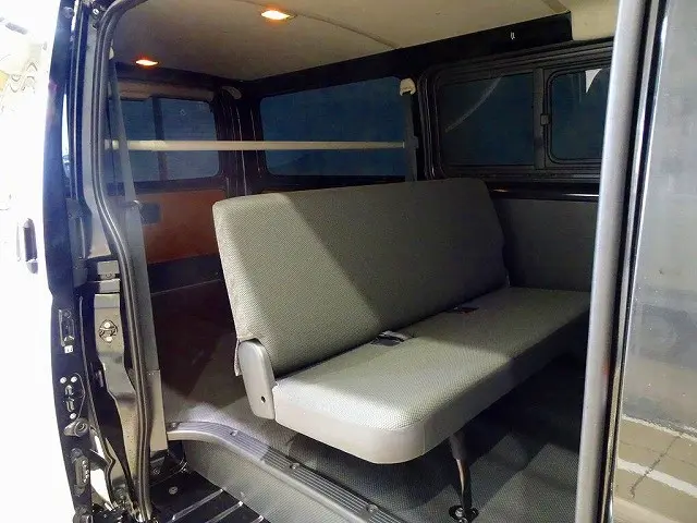 3/6人乗り　5ドア　リアヒーター/クーラー　リアガラスフィルム貼り　バックドアガラス熱線|トヨタ ハイエースバン 3DF-GDH206V(4WD)の写真26