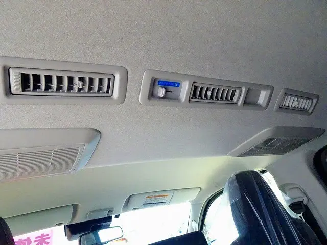 3/6人乗り　5ドア　リアヒーター/クーラー　リアガラスフィルム貼り　バックドアガラス熱線|トヨタ ハイエースバン 3DF-GDH206V(4WD)の写真28