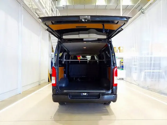 3/6人乗り　5ドア　リアヒーター/クーラー　リアガラスフィルム貼り　バックドアガラス熱線|トヨタ ハイエースバン 3DF-GDH206V(4WD)の写真30