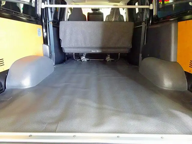 3/6人乗り　5ドア　リアヒーター/クーラー　リアガラスフィルム貼り　バックドアガラス熱線|トヨタ ハイエースバン 3DF-GDH206V(4WD)の写真32