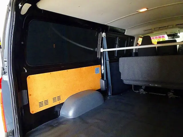 3/6人乗り　5ドア　リアヒーター/クーラー　リアガラスフィルム貼り　バックドアガラス熱線|トヨタ ハイエースバン 3DF-GDH206V(4WD)の写真34