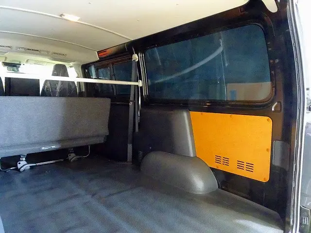 3/6人乗り　5ドア　リアヒーター/クーラー　リアガラスフィルム貼り　バックドアガラス熱線|トヨタ ハイエースバン 3DF-GDH206V(4WD)の写真35