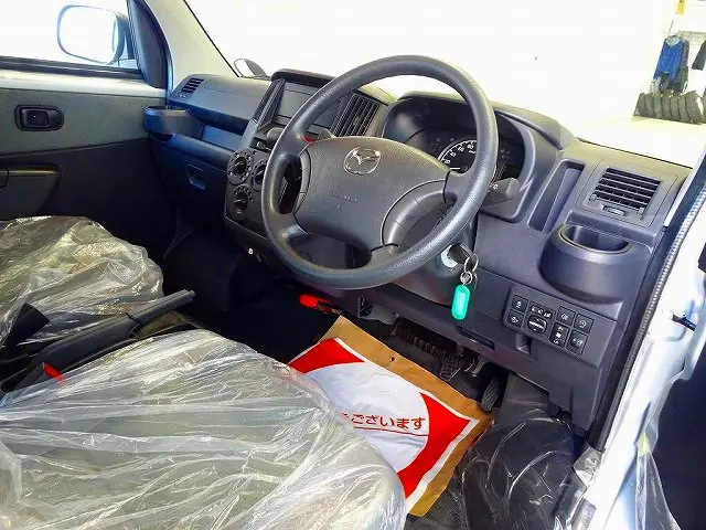 AC　PS　PW(フロントのみ)　SRS　ABS　キーレス　左右電格ミラー/電動角度調整　デフロック　車線逸脱警報装置　衝突被害軽減ブレーキ　トラクションコントロール　リアヒーター|マツダ ボンゴバン 5BF-S413Z(4WD)の写真5