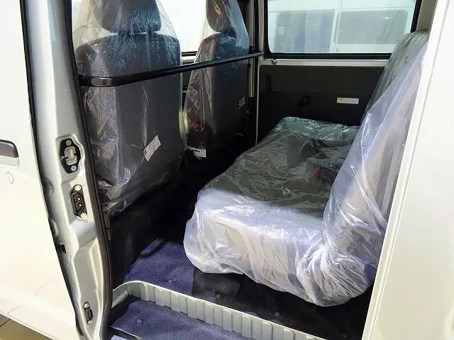 2/5人乗り　5ドア　リアヒーター　プライバシーガラス　リアガラス熱線|マツダ ボンゴバン 5BF-S413Z(4WD)の写真20