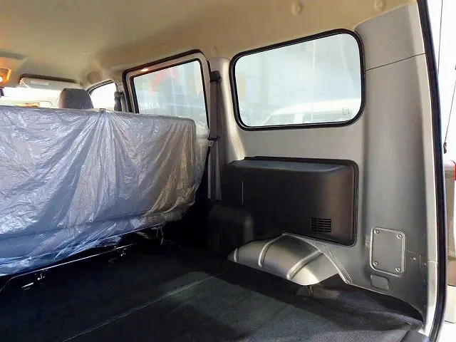 2/5人乗り　5ドア　リアヒーター　プライバシーガラス　リアガラス熱線|マツダ ボンゴバン 5BF-S413Z(4WD)の写真28