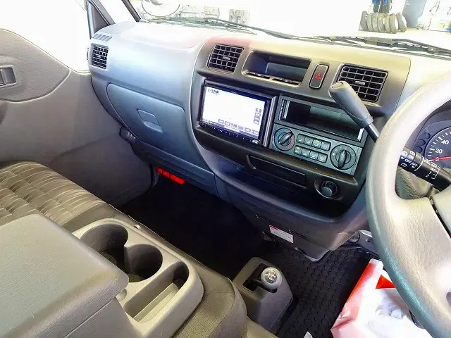 AC　PS　PW　SRS　ABS　キーレス　左ミラー電動角度調整　社外メモリーナビ/バックカメラ連動/ワンセグTV/DVD(MDV-D406BT)　ETC　ドライブレコーダー　間仕切りカーテン付|マツダ ボンゴバン DBF-SLP2M(4WD)の写真9