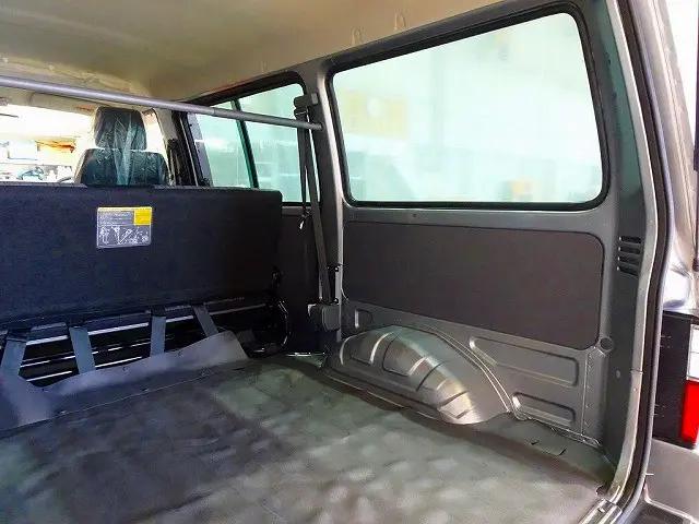 2/5人乗り　5ドア　間仕切りカーテン付　プライバシーガラス　リアガラス熱線|マツダ ボンゴバン DBF-SLP2M(4WD)の写真34