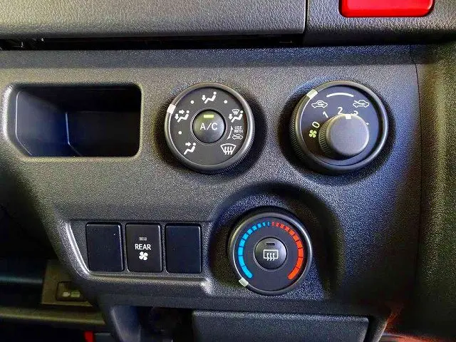 トヨタ ハイエースバン 3DF-GDH206V(4WD)の写真11