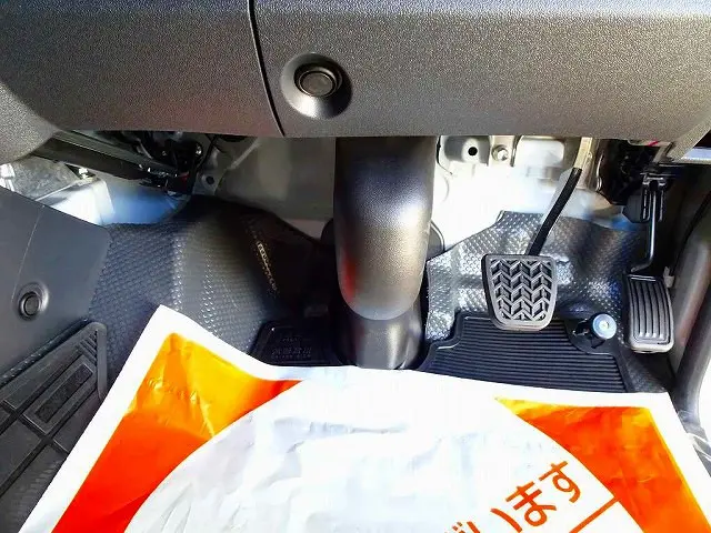インパネAT 2ペダル|トヨタ ハイエースバン 3DF-GDH206V(4WD)の写真17
