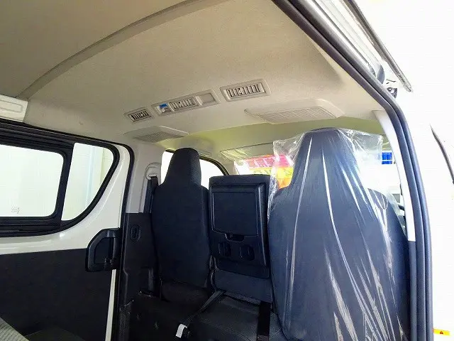 3/6人乗り 5ドア リアヒーター/クーラー クリアランスソナー プライバシーガラス バックドアガラス熱線 リアドア3枚イージークローザー付|トヨタ ハイエースバン 3DF-GDH206V(4WD)の写真24