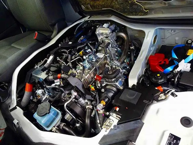 エンジンルーム|トヨタ ハイエースバン 3DF-GDH206V(4WD)の写真38
