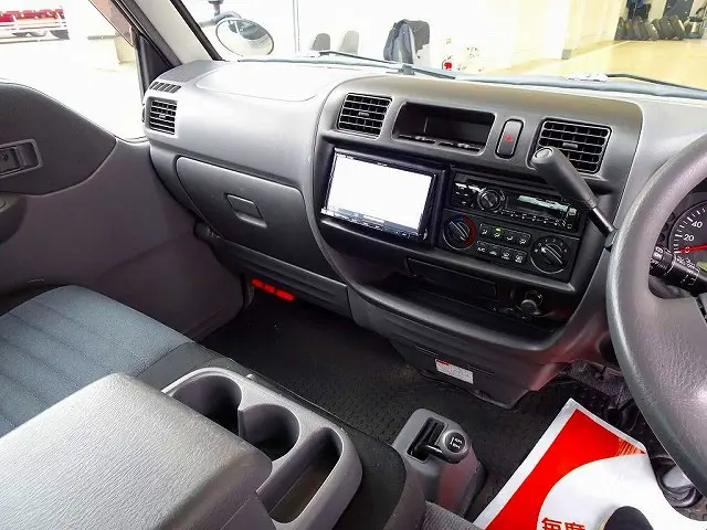 AC　PS　PW　SRS　ABS　キーレス　左ミラー電動角度調整　社外メモリーナビ/フルセグTV/DVD(CN-RE06D)　ETC　ドライブレコーダー　プライバシーガラス|マツダ ボンゴバン DBF-SLP2M(4WD)の写真9