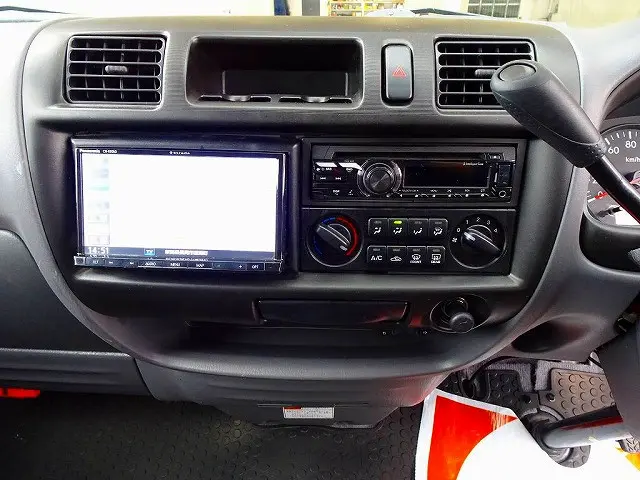 AC　PS　PW　SRS　ABS　キーレス　左ミラー電動角度調整　社外メモリーナビ/フルセグTV/DVD(CN-RE06D)　ETC　ドライブレコーダー　プライバシーガラス|マツダ ボンゴバン DBF-SLP2M(4WD)の写真10