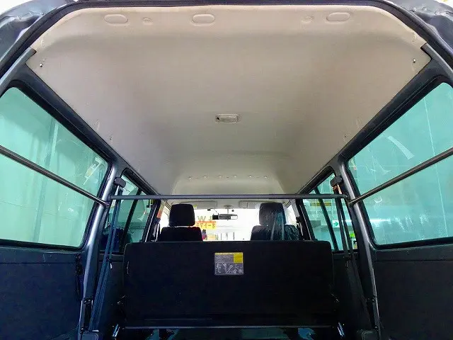 2人乗り 5ドア ハイルーフ　リアガラス熱線　リアバンパー中央けん引用ヒッチメンバー付|マツダ ボンゴバン DBF-SLP2M(4WD)の写真31