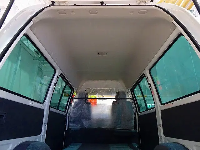 2人乗り 5ドア リアガラス熱線 間仕切りビニールカーテン付 プライバシーガラス|マツダ ボンゴバン ABF-SKP2M(4WD)の写真21