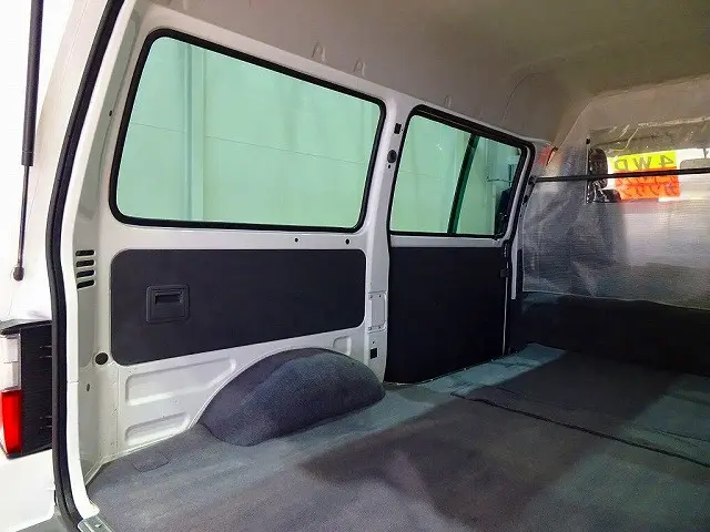 2人乗り 5ドア リアガラス熱線 間仕切りビニールカーテン付 プライバシーガラス|マツダ ボンゴバン ABF-SKP2M(4WD)の写真22