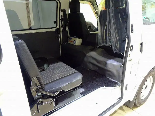 2/5人乗り　5ドア　リアガラス3面スモーク貼り　リアガラス熱線|マツダ ボンゴバン DBF-SLP2M(4WD)の写真23