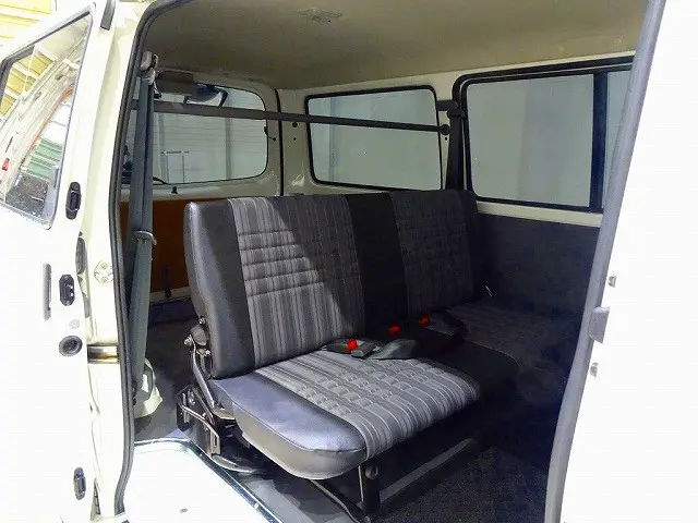 2/5人乗り　5ドア　リアガラス3面スモーク貼り　リアガラス熱線|マツダ ボンゴバン DBF-SLP2M(4WD)の写真25