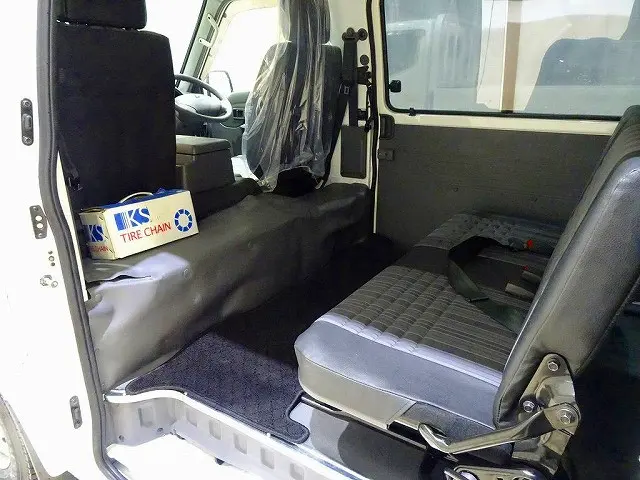2/5人乗り　5ドア　リアガラス3面スモーク貼り　リアガラス熱線|マツダ ボンゴバン DBF-SLP2M(4WD)の写真26