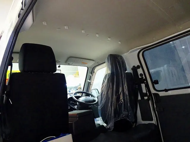 2/5人乗り　5ドア　リアガラス3面スモーク貼り　リアガラス熱線|マツダ ボンゴバン DBF-SLP2M(4WD)の写真27