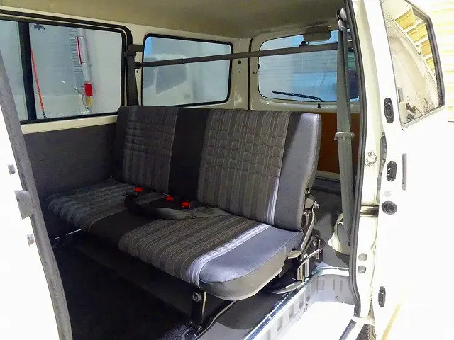 2/5人乗り　5ドア　リアガラス3面スモーク貼り　リアガラス熱線|マツダ ボンゴバン DBF-SLP2M(4WD)の写真28