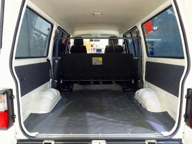 2/5人乗り　5ドア　リアガラス3面スモーク貼り　リアガラス熱線|マツダ ボンゴバン DBF-SLP2M(4WD)の写真30