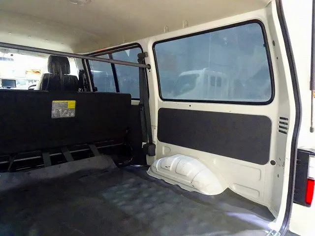 2/5人乗り　5ドア　リアガラス3面スモーク貼り　リアガラス熱線|マツダ ボンゴバン DBF-SLP2M(4WD)の写真34