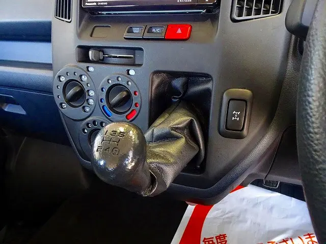 インパネ5MT|トヨタ タウンエースバン 5BF-S413M(4WD)の写真14