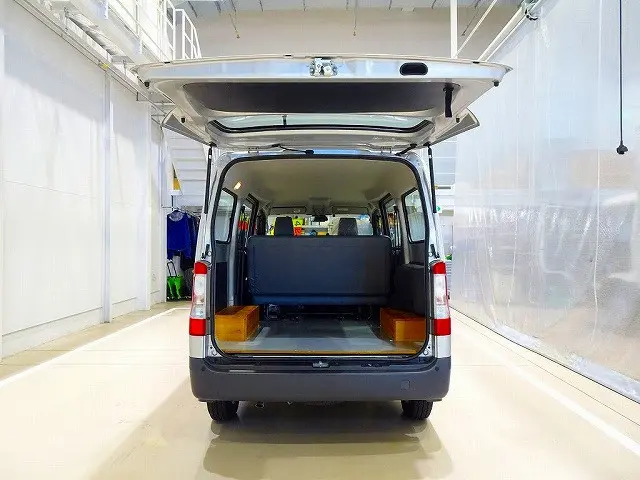 2/5人乗り 5ドア リアヒーター リアガラス熱線 荷室床木製板敷(脱着可) アルミホイール|トヨタ タウンエースバン 5BF-S413M(4WD)の写真25