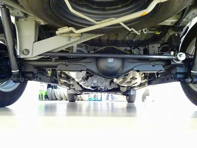 シャーシは 錆止め/マフラー塗装 仕上げに力を入れています。|トヨタ タウンエースバン 5BF-S413M(4WD)の写真34