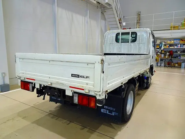 いすゞ エルフ 2RG-NKS88A(4WD)の写真3