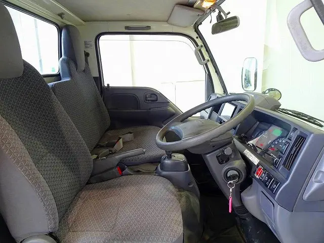 いすゞ エルフ 2RG-NKS88A(4WD)の写真6