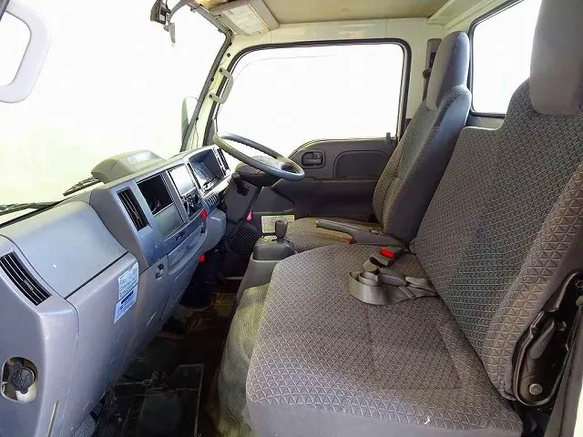 いすゞ エルフ 2RG-NKS88A(4WD)の写真8