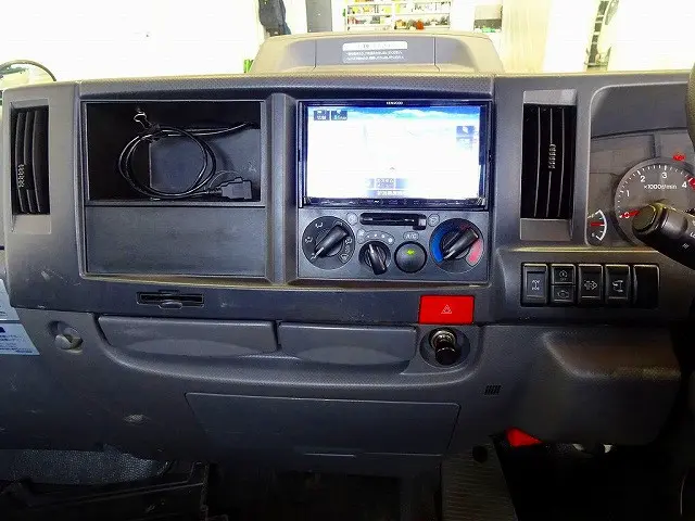 いすゞ エルフ 2RG-NKS88A(4WD)の写真10