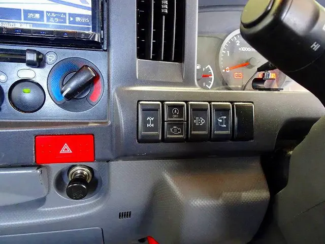 いすゞ エルフ 2RG-NKS88A(4WD)の写真11