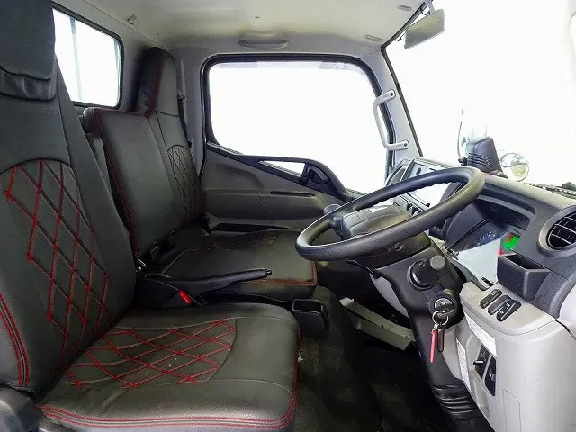 三菱 キャンター 2RG-FBA20(2WD)の写真6