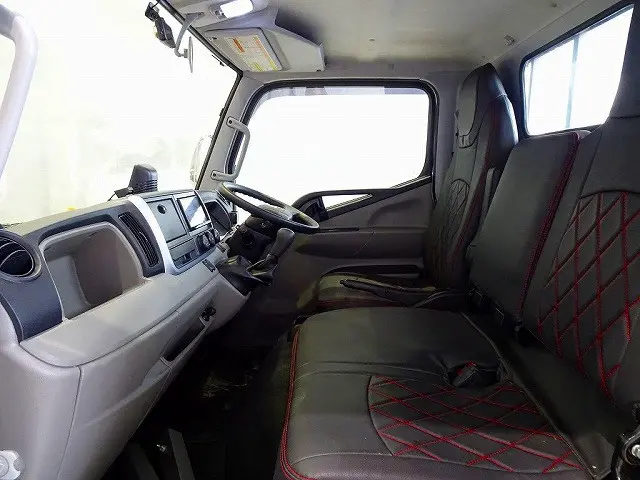 三菱 キャンター 2RG-FBA20(2WD)の写真8