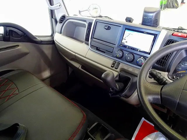 AC　PS　PW　SRS　ABS　キーレス　左電格ミラー　運転席肘掛け　社外メモリーナビ/フルセグTV/DVD(AVIC-RZ810)　ETC　ドライブレコーダー　インパネ5MT|三菱 キャンター 2RG-FBA20(2WD)の写真9