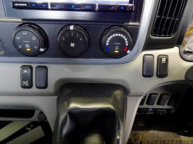 三菱 キャンター 2RG-FBA20(2WD)の写真11