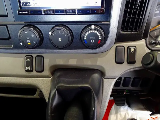 三菱 キャンター 2RG-FBA20(2WD)の写真11