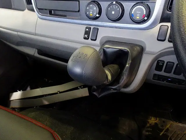 三菱 キャンター 2RG-FBA20(2WD)の写真16