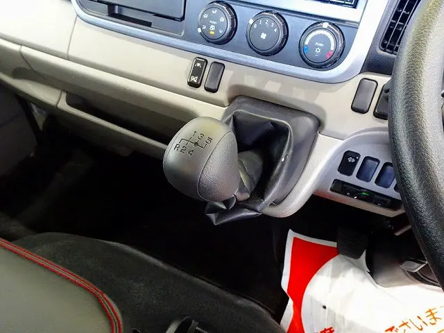 インパネ5MT|三菱 キャンター 2RG-FBA20(2WD)の写真17