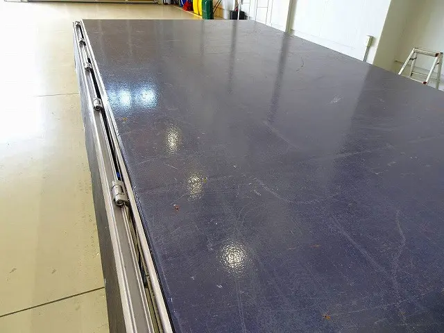 荷台内寸：311×161×38　三方開　床鉄板張り　アオリ三方上部アルミ縞鋼板張り　前立てアルミ縞鋼板張り　鳥居LED作業灯1個　リアアオリチェーン2個|三菱 キャンター 2RG-FBA20(2WD)の写真28