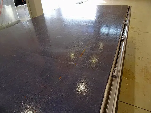 荷台内寸：311×161×38　三方開　床鉄板張り　アオリ三方上部アルミ縞鋼板張り　前立てアルミ縞鋼板張り　鳥居LED作業灯1個　リアアオリチェーン2個|三菱 キャンター 2RG-FBA20(2WD)の写真30