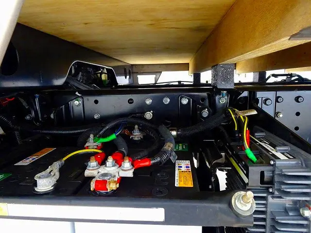 燃料タンク70L　シャーシは 錆止め/マフラー塗装 仕上げに力を入れています。|三菱 キャンター 2RG-FBA20(2WD)の写真36