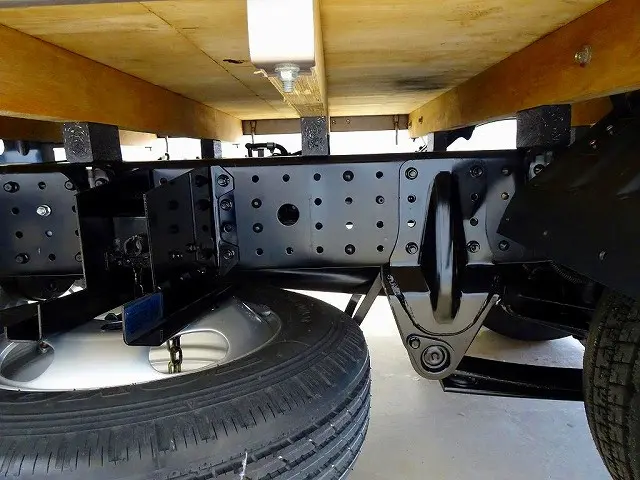 燃料タンク70L　シャーシは 錆止め/マフラー塗装 仕上げに力を入れています。|三菱 キャンター 2RG-FBA20(2WD)の写真37