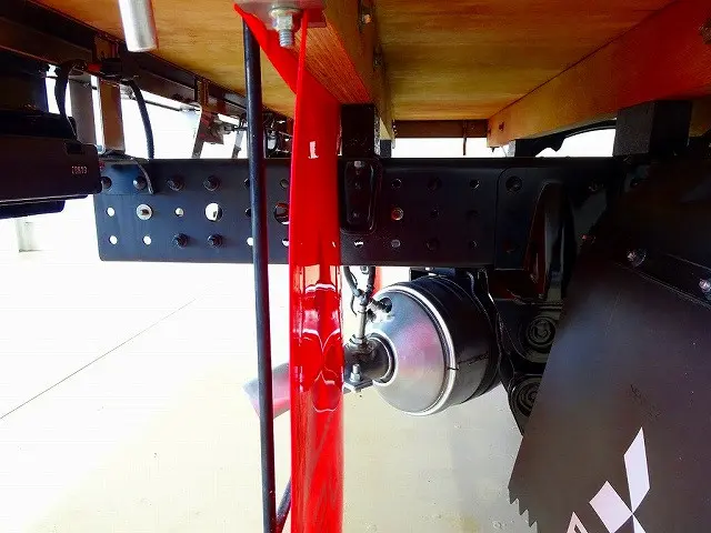 燃料タンク70L　シャーシは 錆止め/マフラー塗装 仕上げに力を入れています。|三菱 キャンター 2RG-FBA20(2WD)の写真43