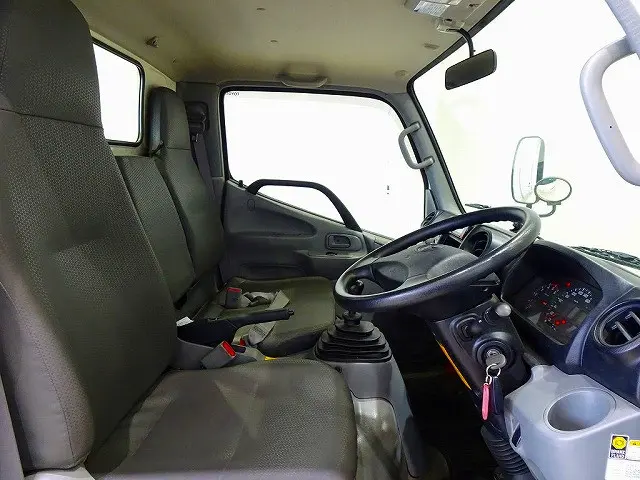 トヨタ トヨエース LDF-KDY281(4WD)の写真6