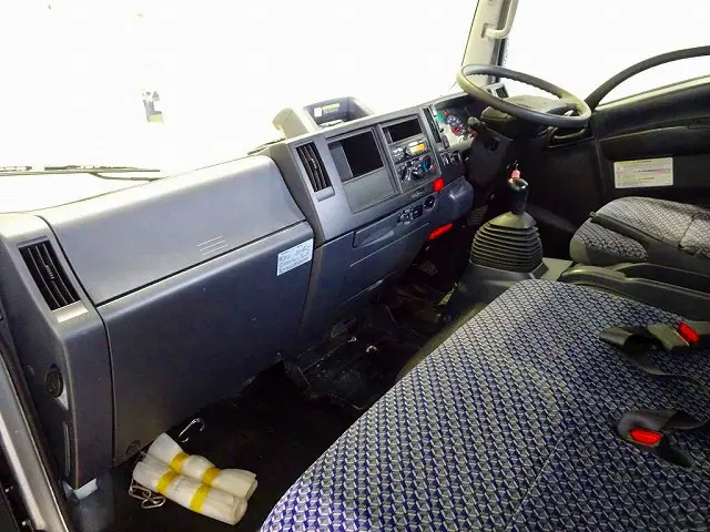 いすゞ エルフ 2RG-NPS88AR(4WD)の写真7