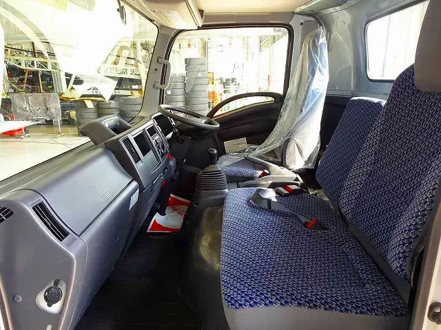 AC PS PW SRS ABS キーレス 左電格ミラー ラジオ アドブルー ターボ 排気ブレーキ HSA 車線逸脱警報装置 PCB アイドリングストップ フォグランプ ASR|いすゞ エルフ 2RG-NPS88AR(4WD)の写真8